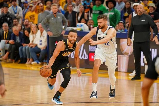 场应变决定 场应变决定